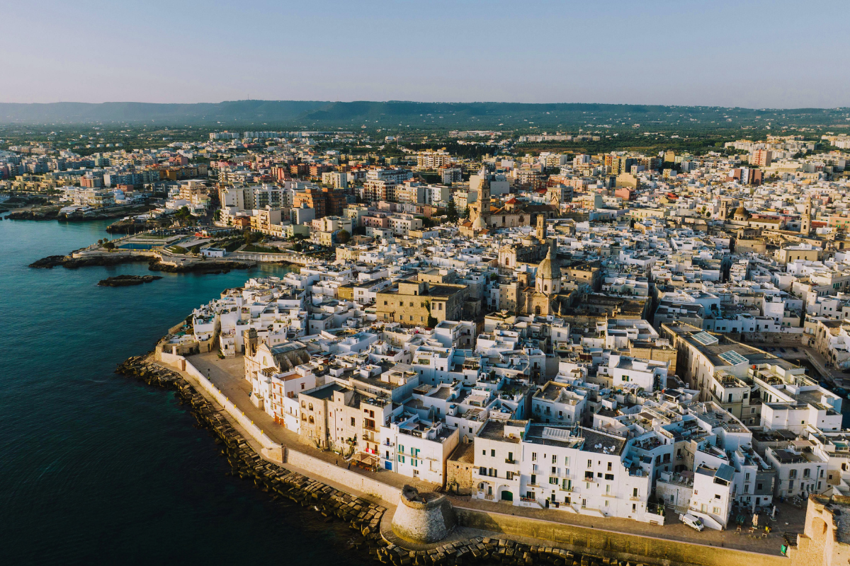 Monopoli e Polignano: Escursione Guidata da Bari