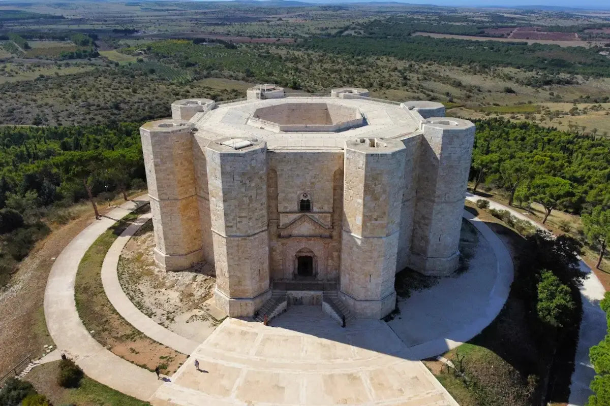 Uscita Didattica Castel del Monte e Grotte di Castellana